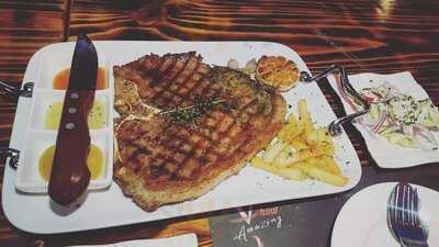 Pop Lounge Steakhouse