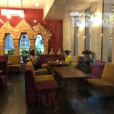 Quán Cà Phê Cõi Riêng