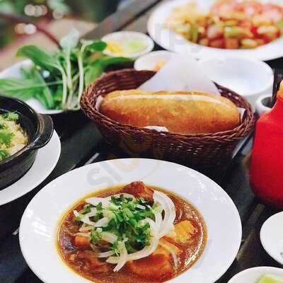 Quán Cà Phê Cõi Riêng