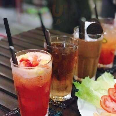 Quán Cà Phê Cõi Riêng