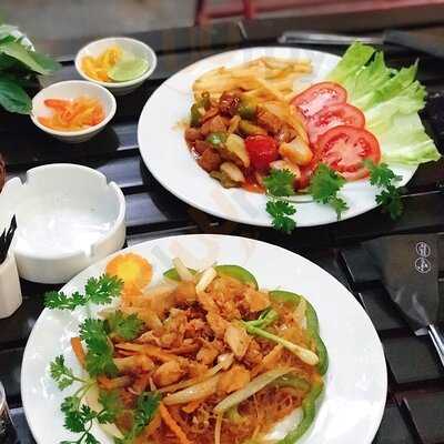 Quán Cà Phê Cõi Riêng