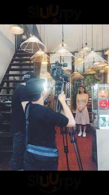 Quán Cơm Âm Phủ