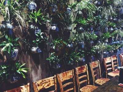 Quán Cơm Âm Phủ