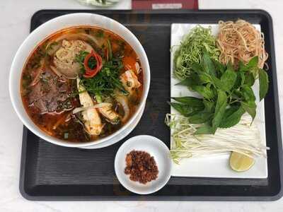 Cê Moa Cafe & Bistro