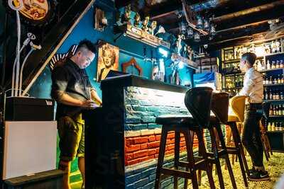 Hipster By The Colour - Beer & Snack Bar