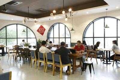 Masstige Coffee & Dessert