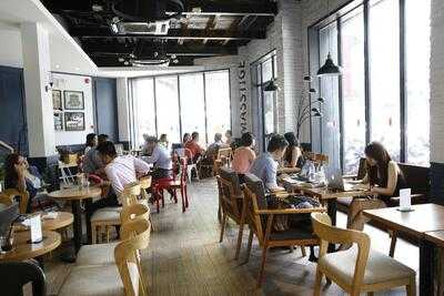 Masstige Coffee & Dessert