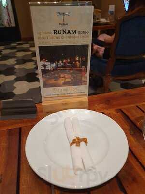 Runam Bistro