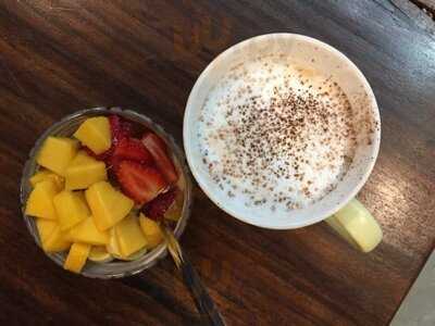 Quán Cà Phê Dolphy