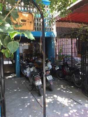 Quán Cà Phê Dolphy