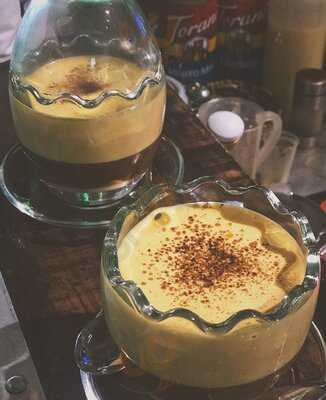 Ông Chú Cuối Hẻm