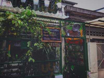 Ông Chú Cuối Hẻm