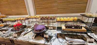 C'est La Vie Restaurant