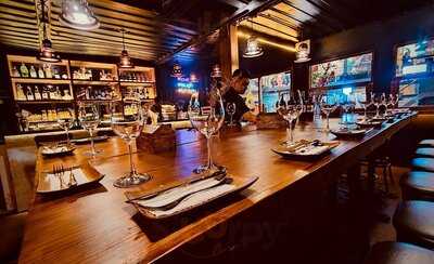 La Haye Kitchen & Bar