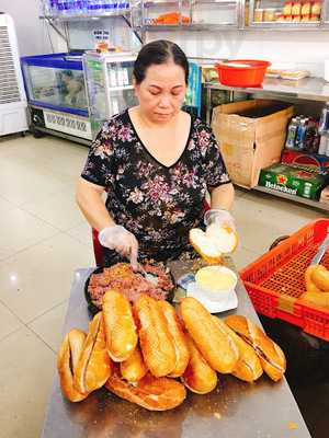Nữ Hoàng Bánh Mì