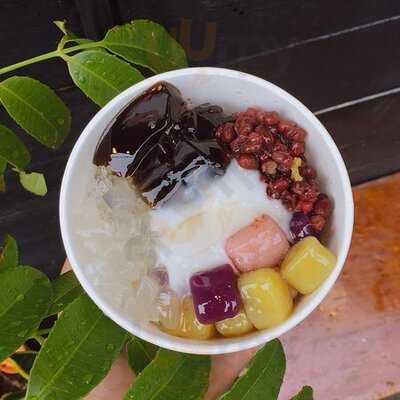 Bears And Honey Tea Kafe