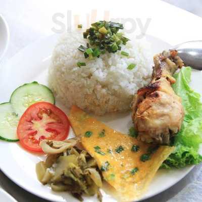 Nhà Hàng Cà Chua Đỏ