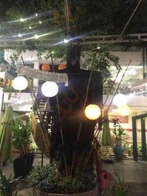 Con Gà Trống Garden