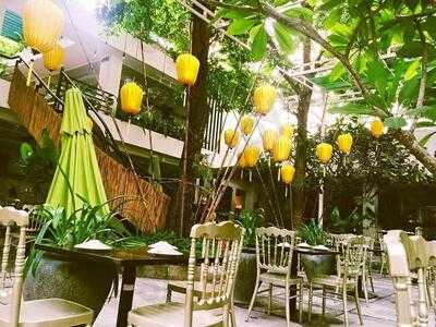 Con Gà Trống Garden