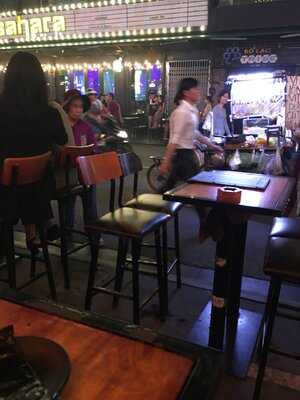 Quán Miss Saigon Pub