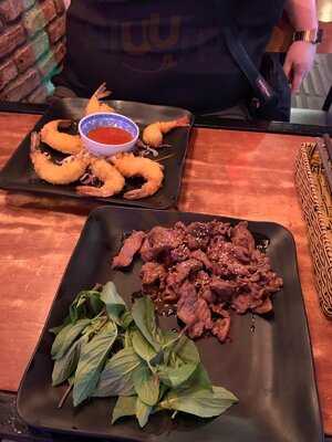 Quán Miss Saigon Pub