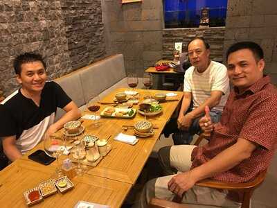 Nhà Hàng Hoàng Yến