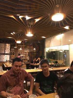 Nhà Hàng Hoàng Yến