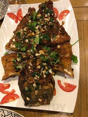 Nhà Hàng Hoàng Yến