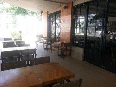 Fouras Cafe & Restaurant