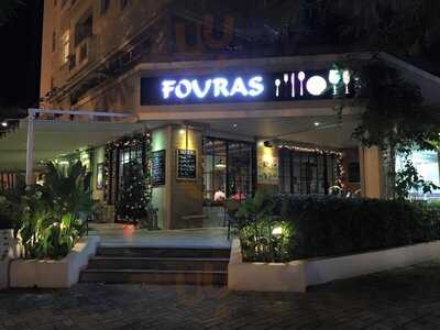Fouras Cafe & Restaurant