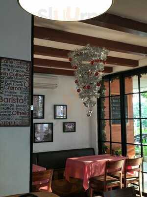 Fouras Cafe & Restaurant