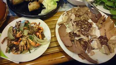 Lang Cua Dong Restaurant