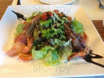 Mon Restaurant & Bar