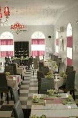 Com Xanh - Green Rice Restaurant