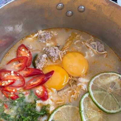 Ăn Cơm Uống Nước - Kin Khao Kin Nam