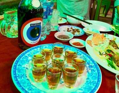 Nhà Hàng Ngã Ba Sông