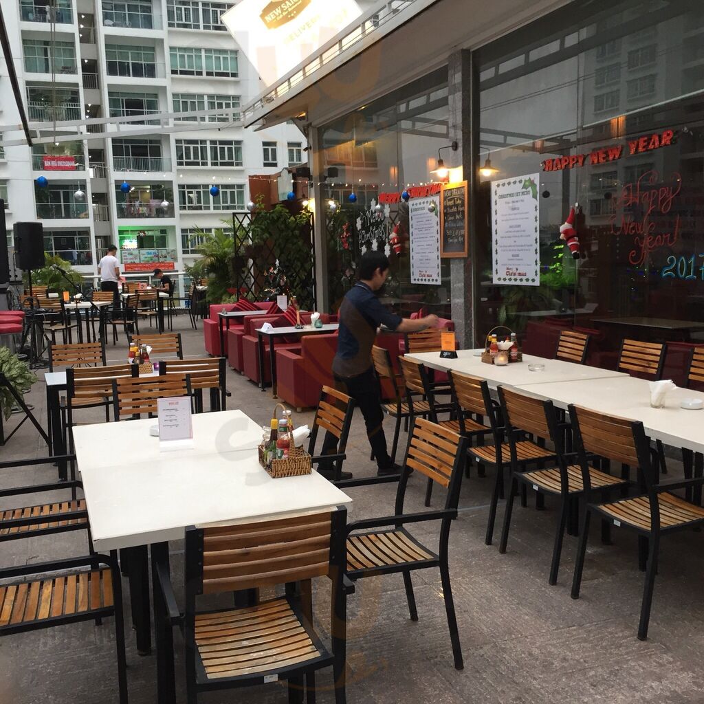 New Saigon Cafe Bar
