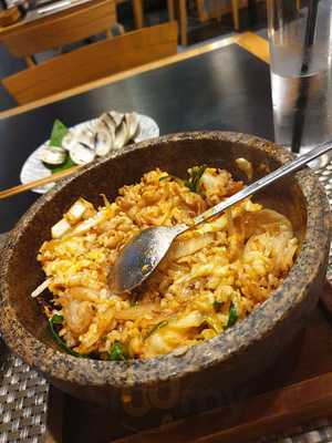 Sushi World Tôn Thất Thiệp