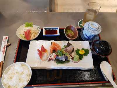 Sushi World Tôn Thất Thiệp