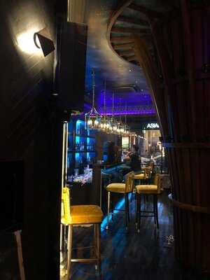 The Gate Lounge - Inferno & Paradise