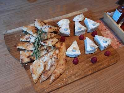 Pizza 4p's Estella Place