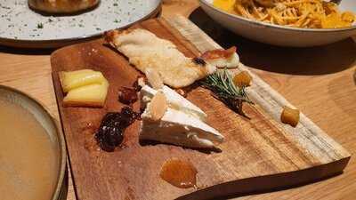 Pizza 4p's Estella Place