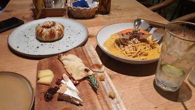 Pizza 4p's Estella Place