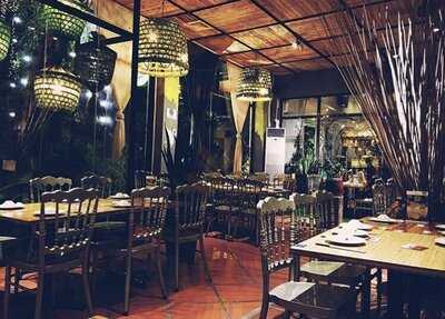 Con Gà Trống Garden