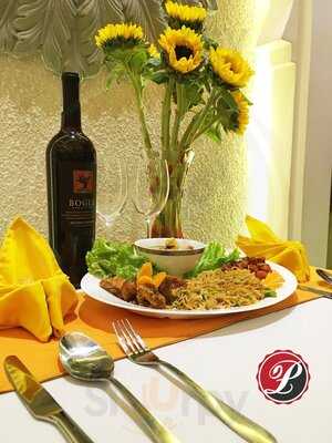 Nhà Hàng Parivar Fine Indian Cuisine