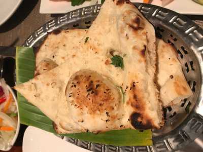 Nhà Hàng Parivar Fine Indian Cuisine