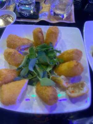 Hang Duong Quan Seafood Restaurant Chain