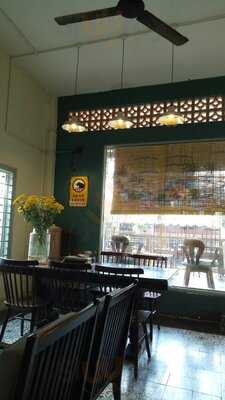 Tiệm Cafe Saigon Retro