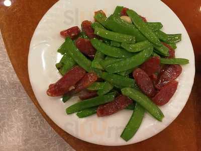 Nhà Hàng Ớ Đỏ