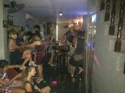 Nana Bar And Restaurant